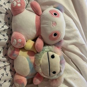 Bundle of 2 squishmallows
